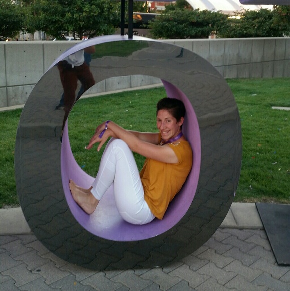 Meet your Posher, Tiffany - Picture 1 of 1